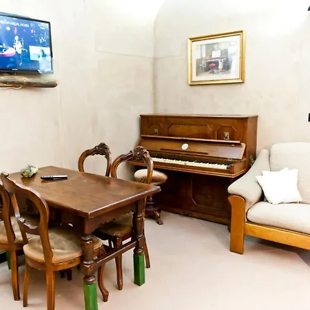 Lovingenoa Natural Light Apartment