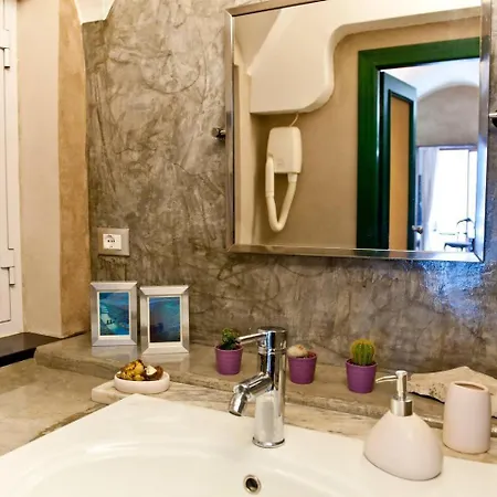 Lovingenoa Natural Light Apartment Genoa